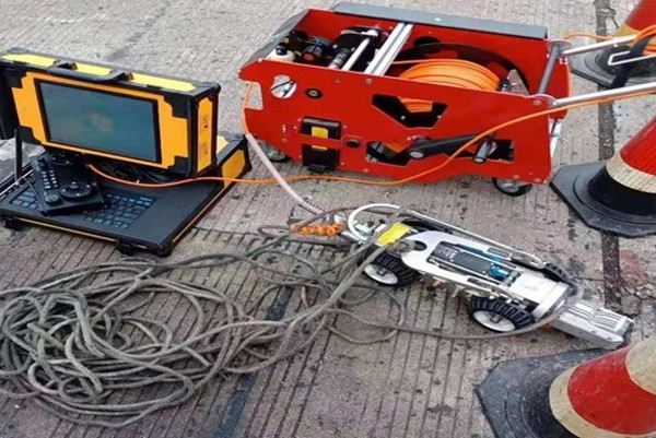 石楼CCTV管道检测机器人